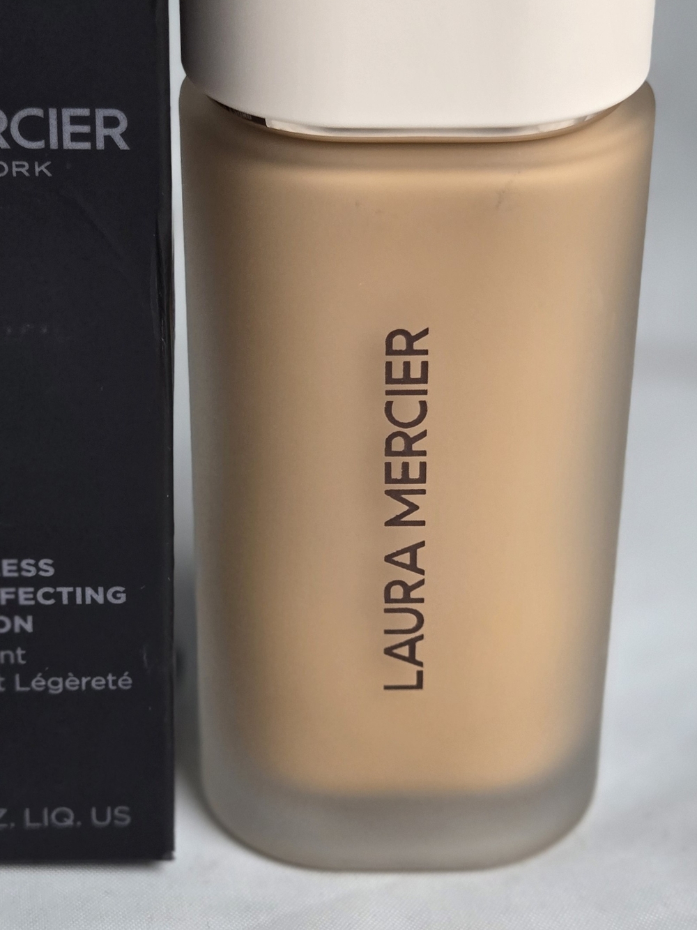 Laura Mercier Real Flawless Weightless Perfecting Foundation 3W1 Dusk